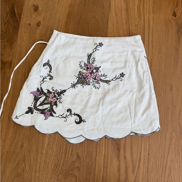 Anthropologie Skirt with Floral Embroidery - Picture 4 of 4